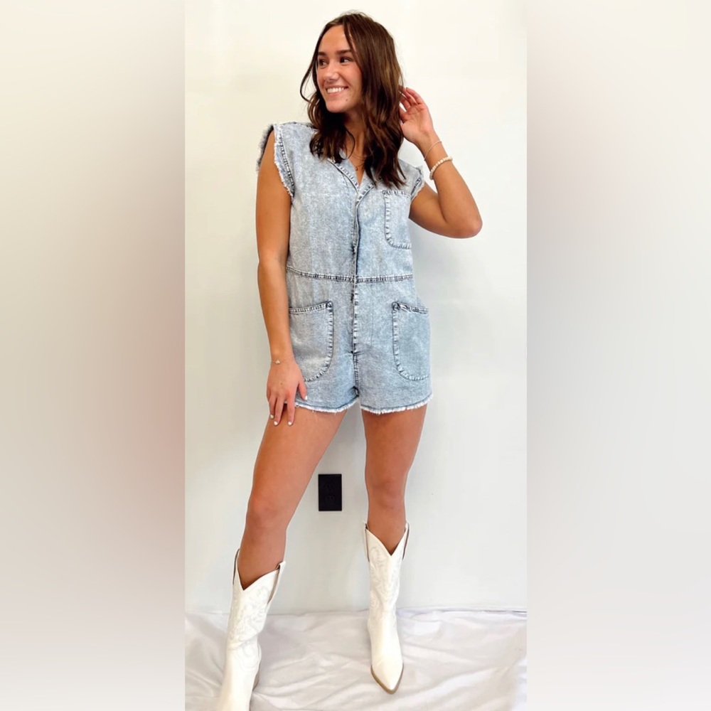 Brand New Day+Moon Jean Romper NWT size Medium